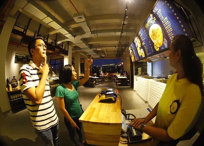 Yello Hotel Jemursari